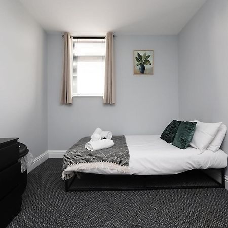 En-Suite Double Rooms, Smart Tv Comfy Style Llanelli Exteriér fotografie