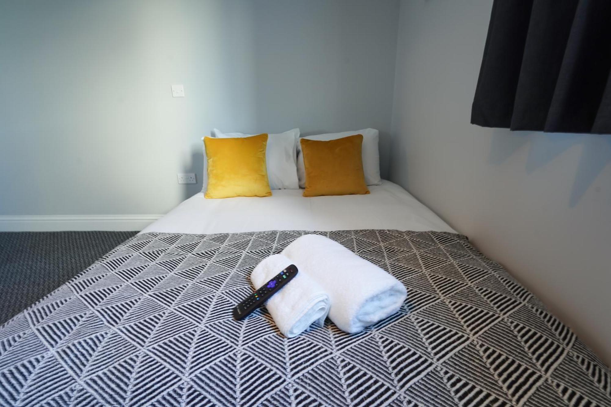 En-Suite Double Rooms, Smart Tv Comfy Style Llanelli Exteriér fotografie