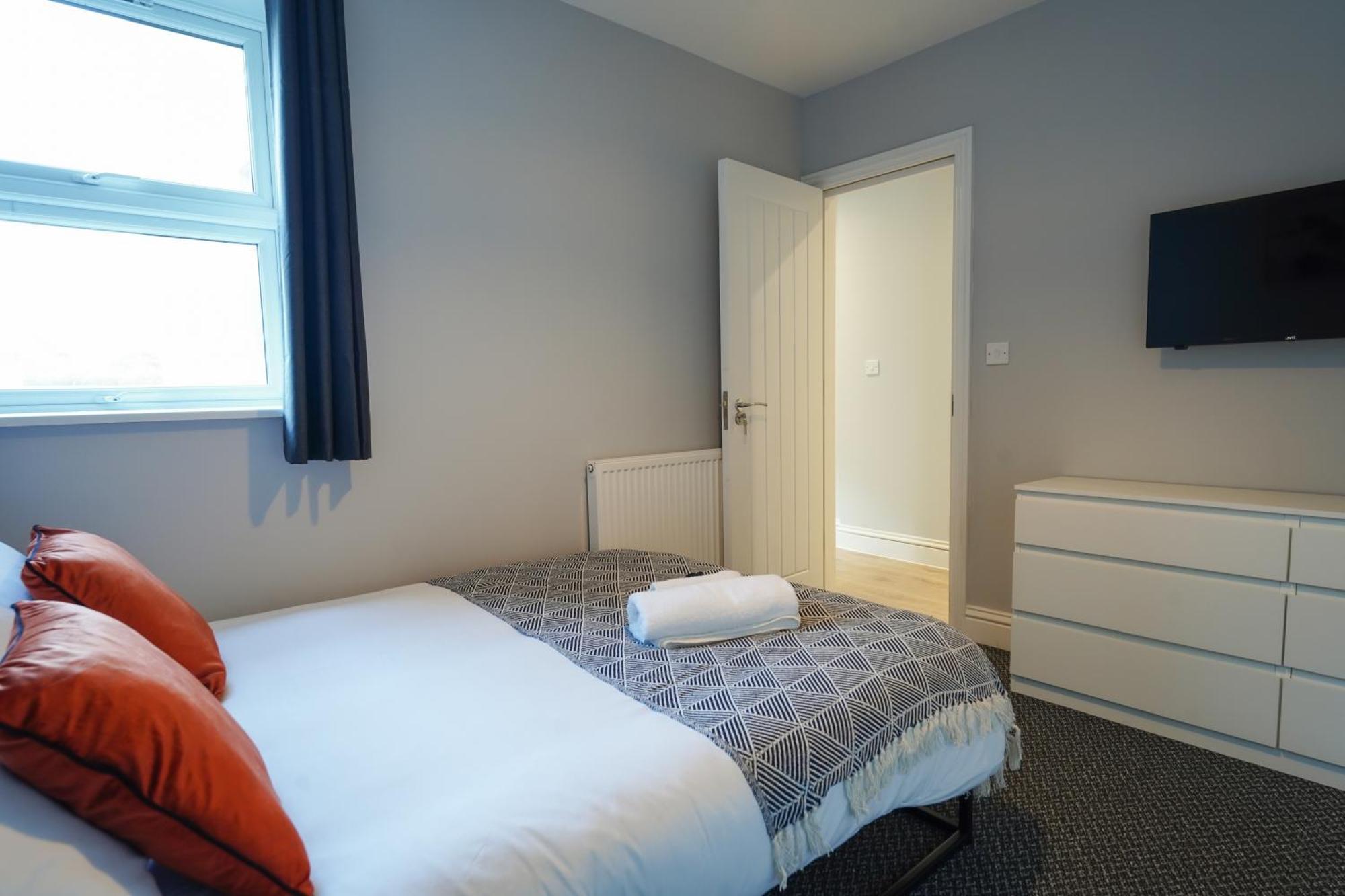 En-Suite Double Rooms, Smart Tv Comfy Style Llanelli Exteriér fotografie