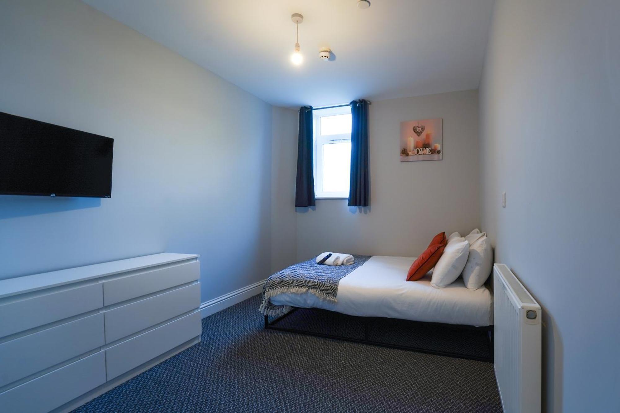 En-Suite Double Rooms, Smart Tv Comfy Style Llanelli Exteriér fotografie