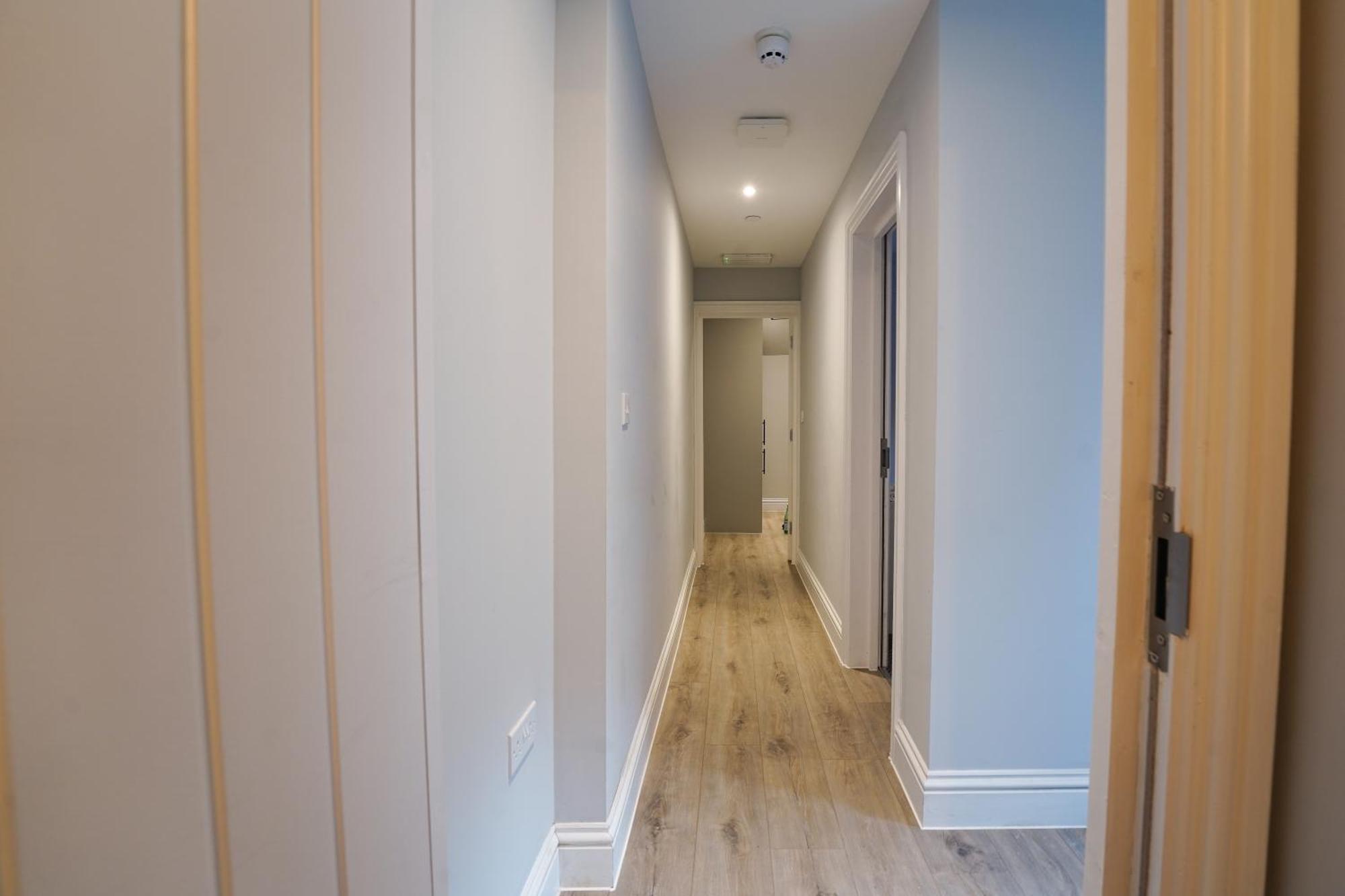 En-Suite Double Rooms, Smart Tv Comfy Style Llanelli Exteriér fotografie