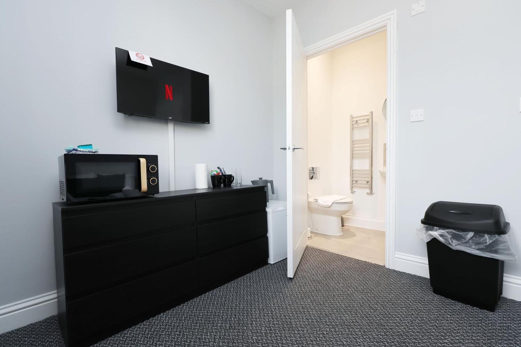En-Suite Double Rooms, Smart Tv Comfy Style Llanelli Exteriér fotografie