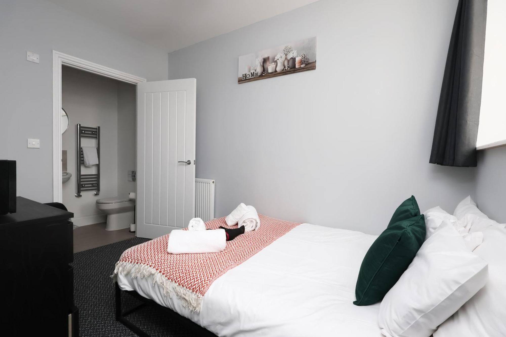 En-Suite Double Rooms, Smart Tv Comfy Style Llanelli Exteriér fotografie