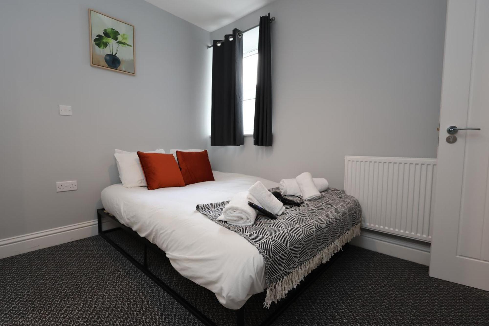 En-Suite Double Rooms, Smart Tv Comfy Style Llanelli Exteriér fotografie