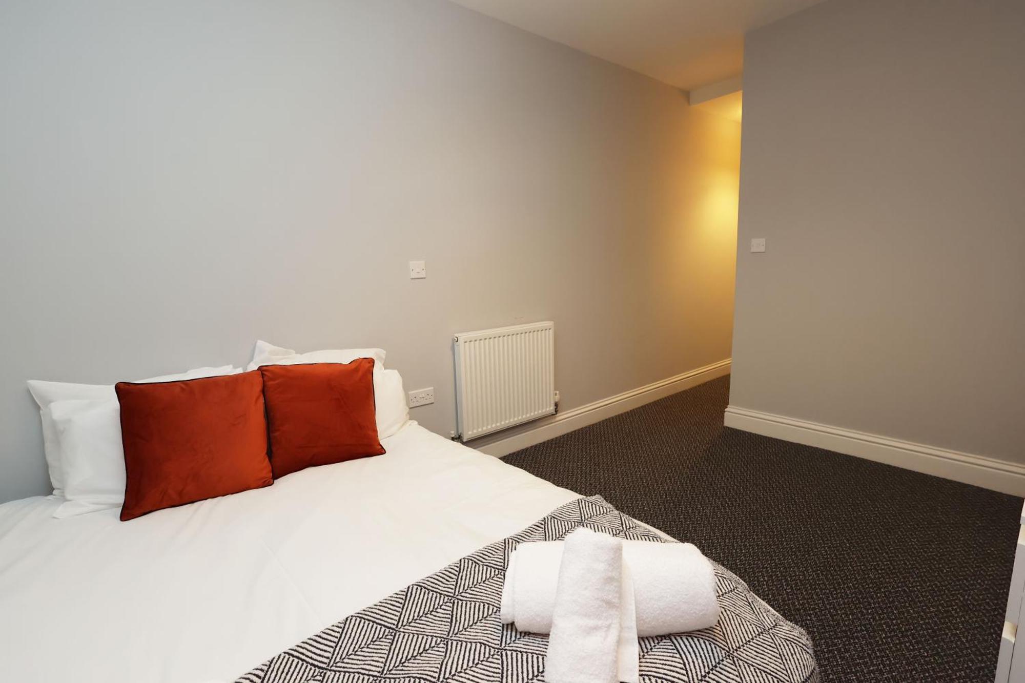 En-Suite Double Rooms, Smart Tv Comfy Style Llanelli Exteriér fotografie
